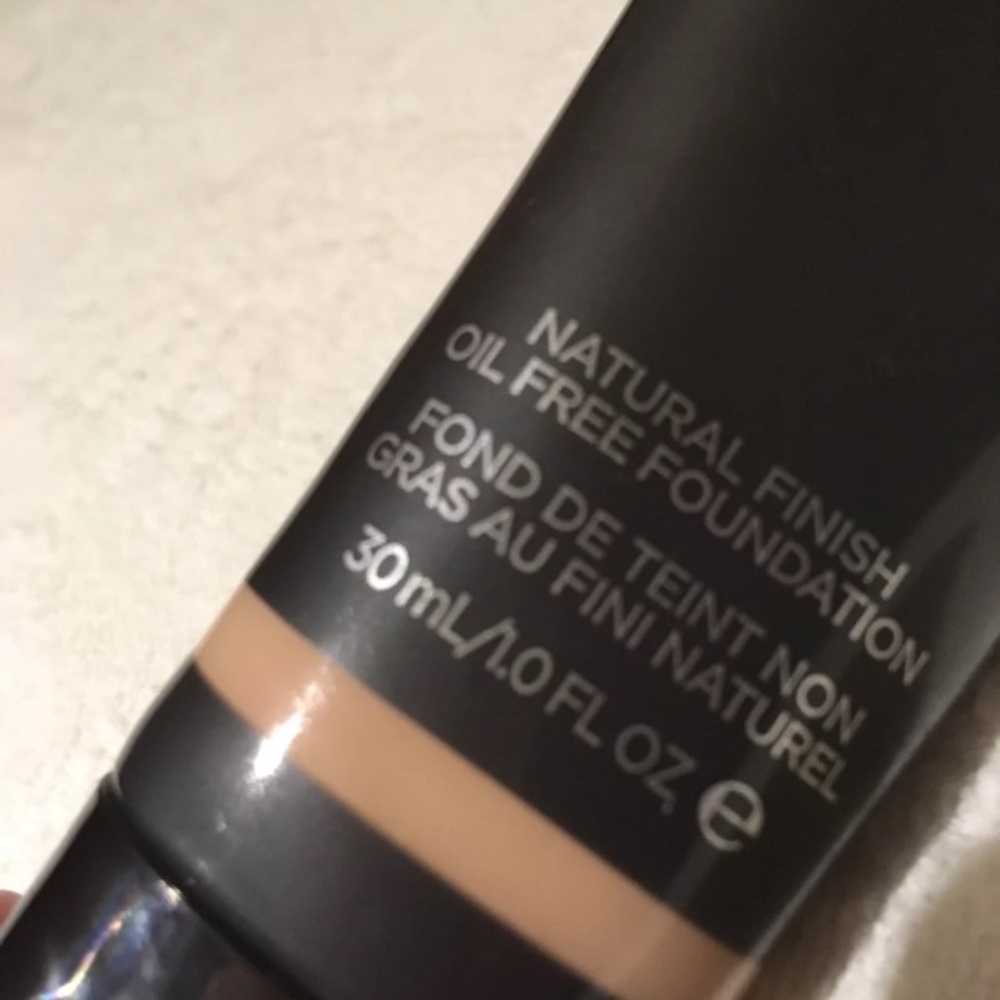 Cover FX Foundation - Picture 2 of 3